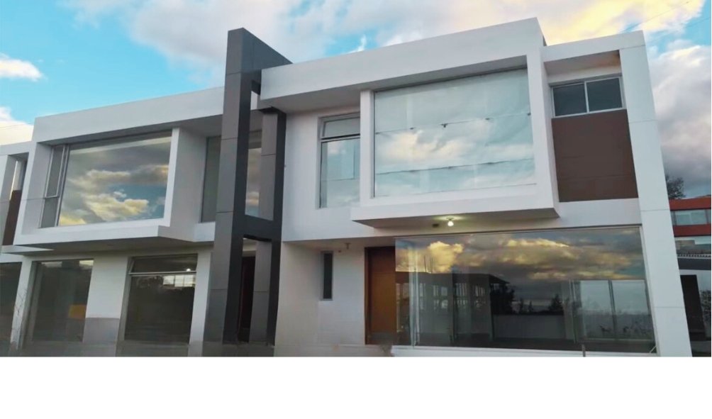 Casa Conjunto Provenza Ubicada en Tumbaco, calle La Cerámica. Área: C: 271.30m2 T: 359.51m2 Precio: $310.000