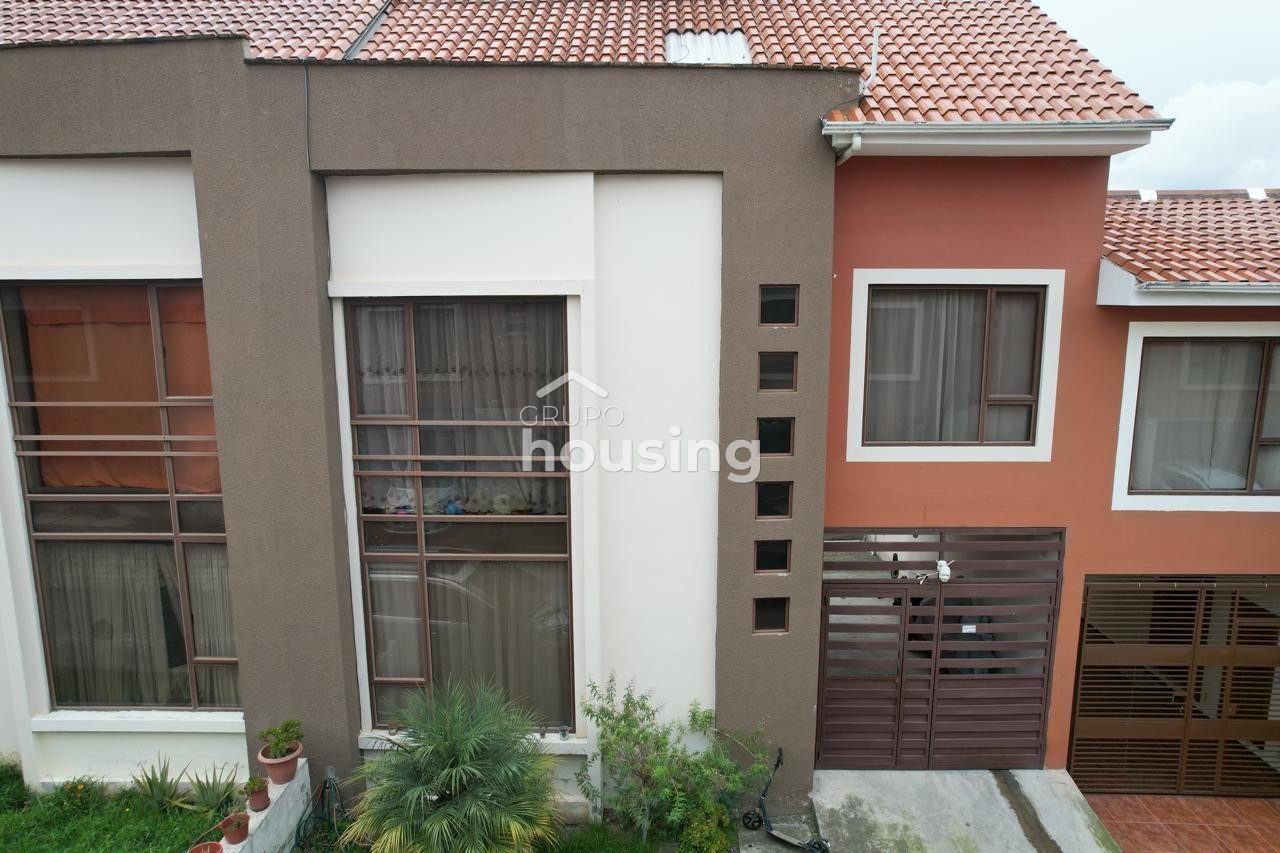 SE VENDE HERMOSA CASA EN RICAURTE DENTRO DE CONDOMINIO