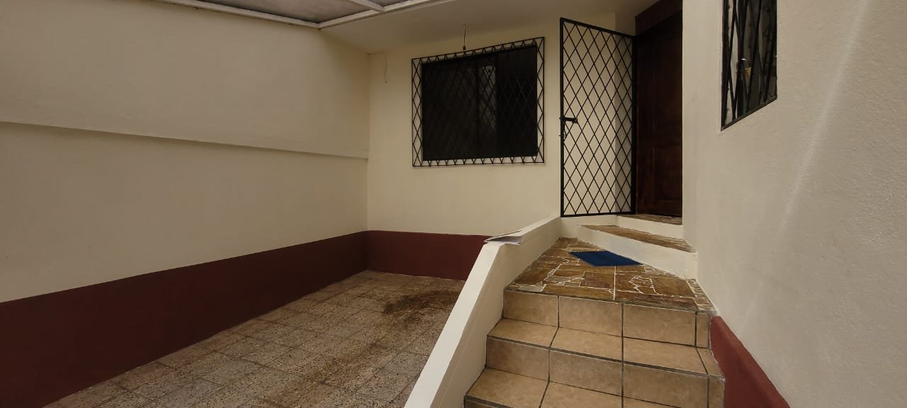 Casa en Venta, Sector Cañaribamba, Cuenca - Imagen 3