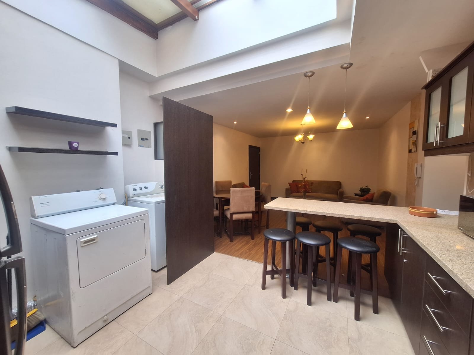 En Renta Bonito Departamento Amoblado, Sector Primero de Mayo - Imagen 4