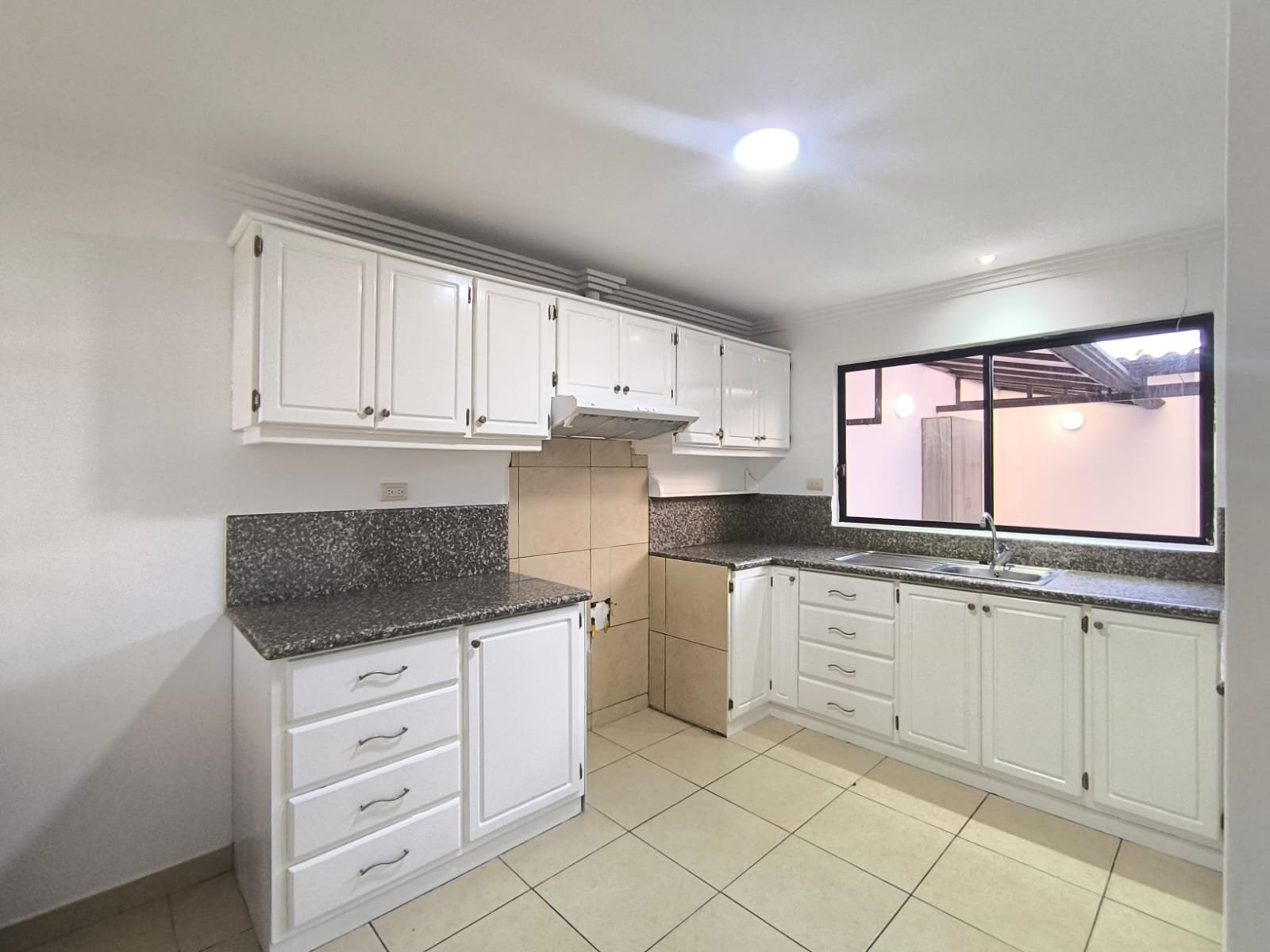 Casa en Venta, Sector Mall del Río, Cuenca - Imagen 3