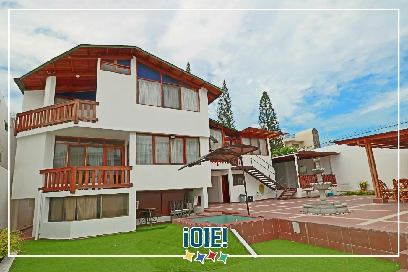 En venta:  Casa de 4 dormitorios + suite privada en Urbanización Pedro Balda, Manta 