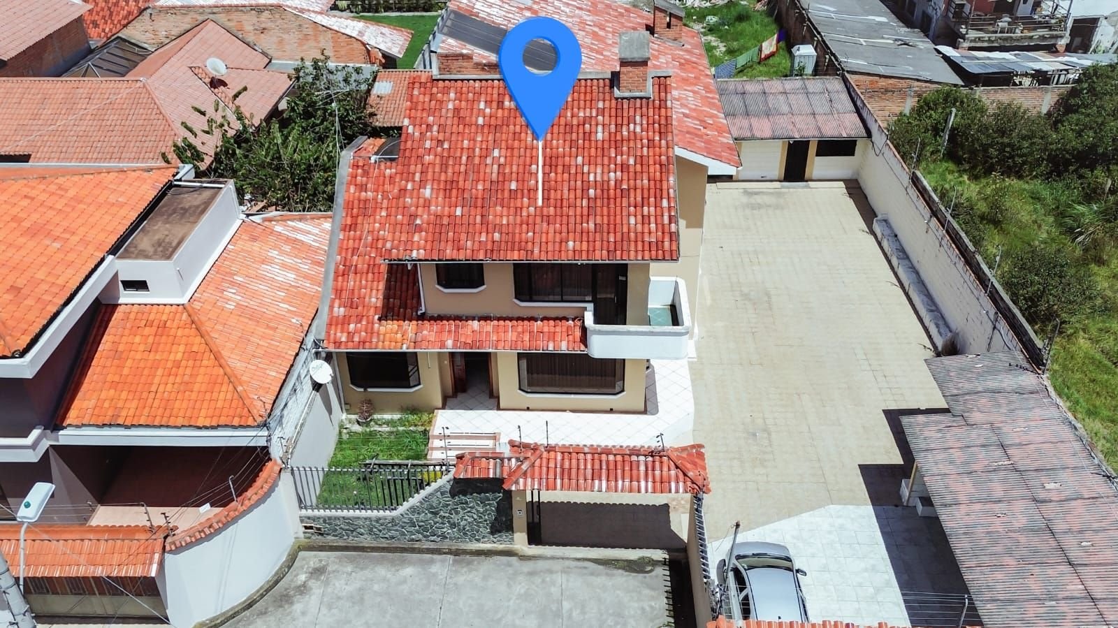Amplia Casa en Venta, Cdla de los Ingenieros, Cuenca