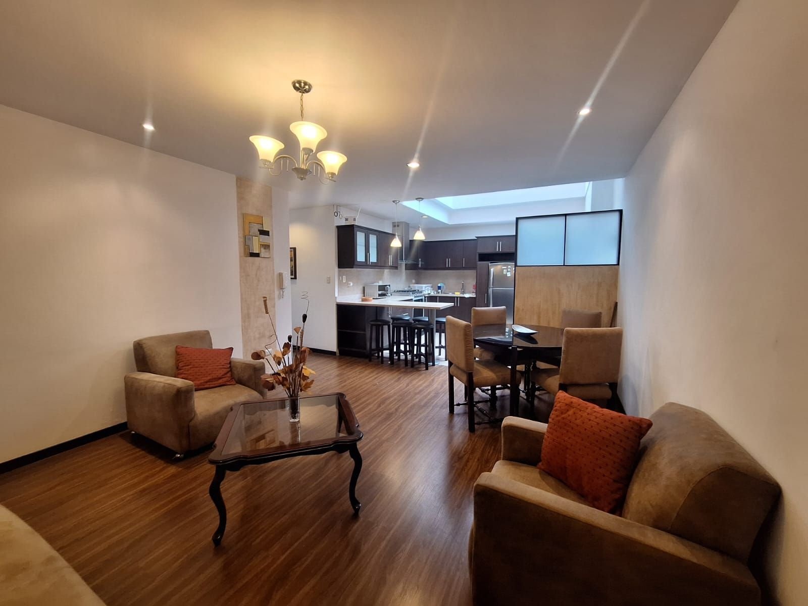 En Renta Bonito Departamento Amoblado, Sector Primero de Mayo