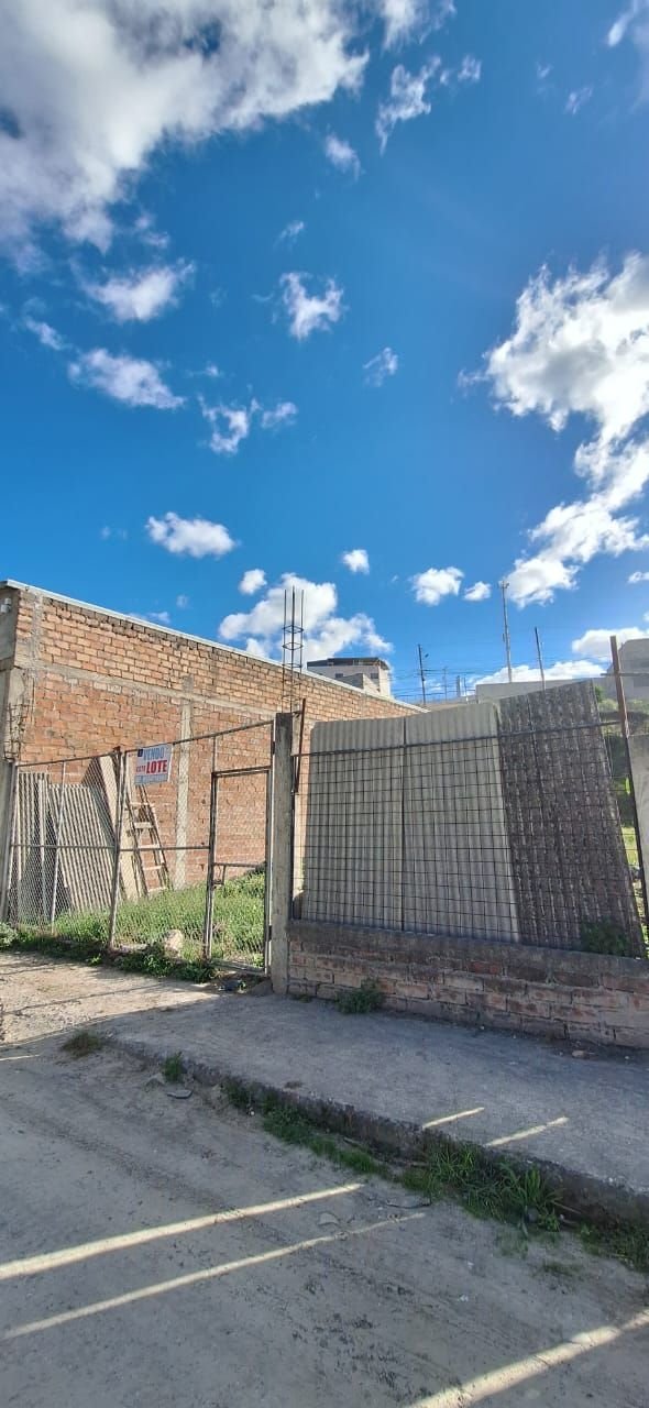 HERMOSO LOTE EN VENTA EN LA CIUDADELA ROSALES DE BELEN, LOJA