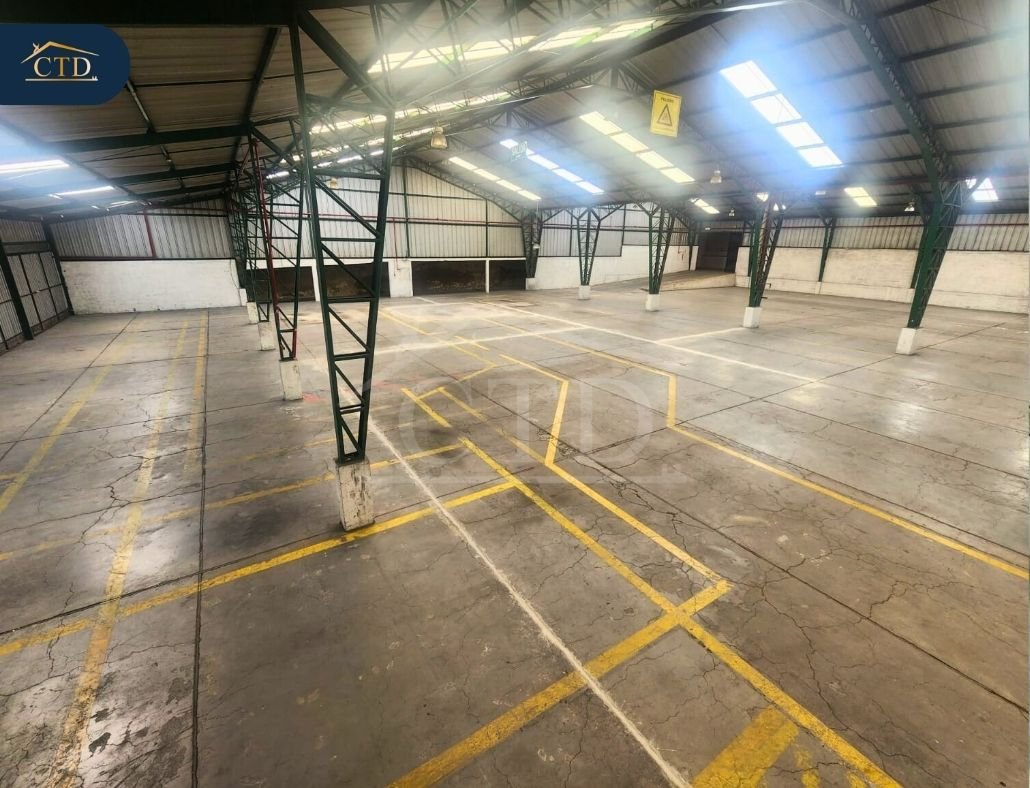 Renta amplia Bodega en Carcelén Industrial 2.500 m²