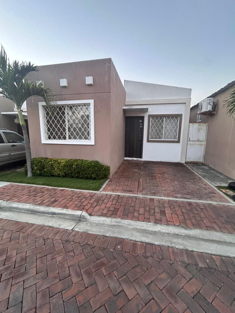Casa en Urbanización Santa Cecilia vía a Santa Elena