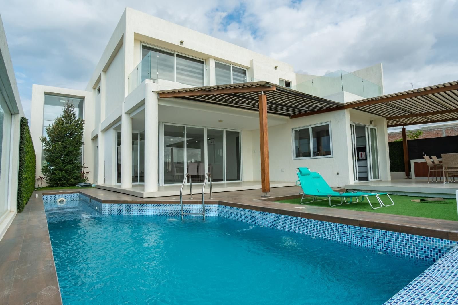 Casa en venta en la exclusiva urbanización al Sur de Manta